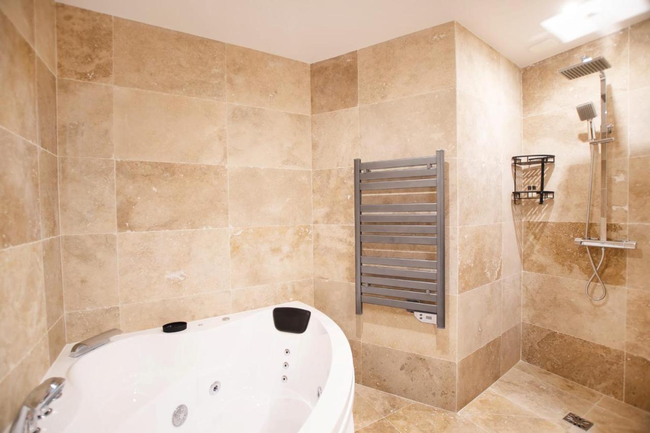 Apartmán Guestready - Studio With Jacuzzi In The 10 Th Paříž Exteriér fotografie